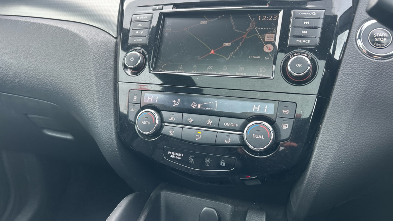 Nissan Qashqai 1.3 DiG-T 160 Tekna+ 5dr Petrol Hatchback